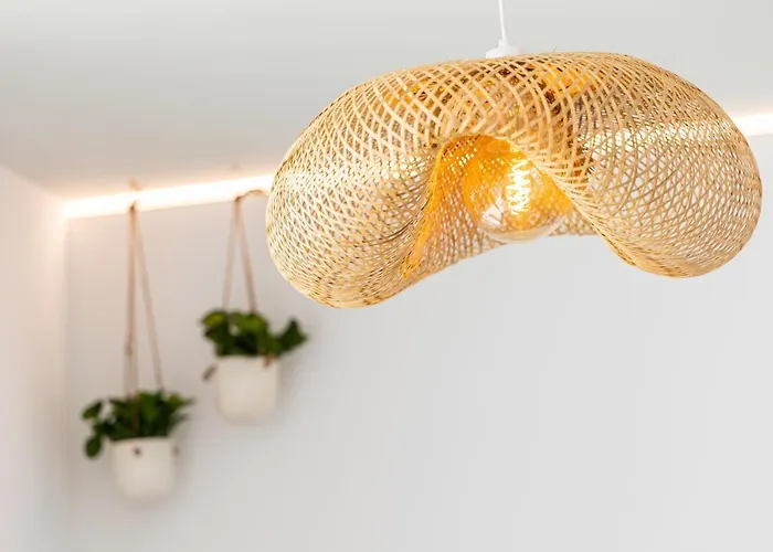 Ensuite Sea & Pool Views With Private Parking Lägenhet