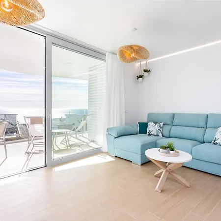 Ensuite Sea & Pool Views With Private Parking