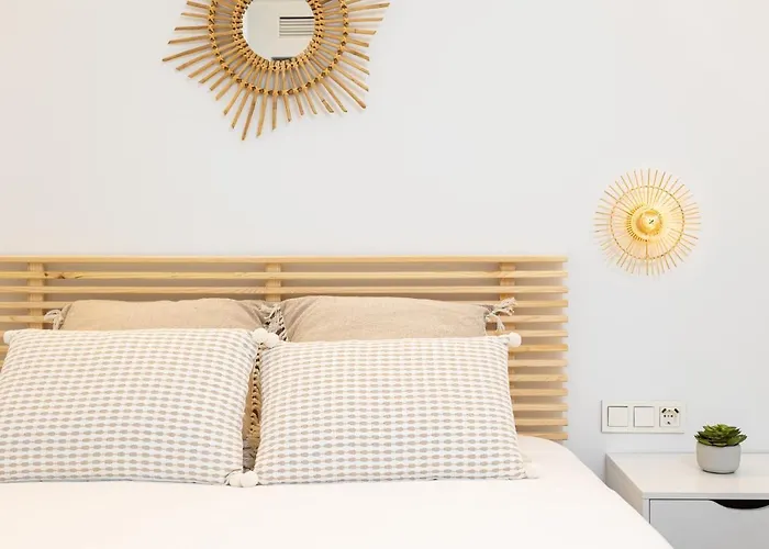 Ensuite Sea & Pool Views With Private Parking