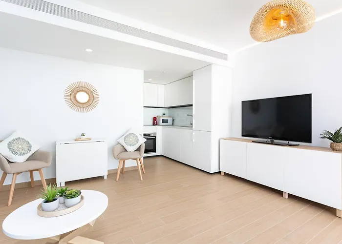 Ensuite Sea & Pool Views With Private Parking * Fuengirola